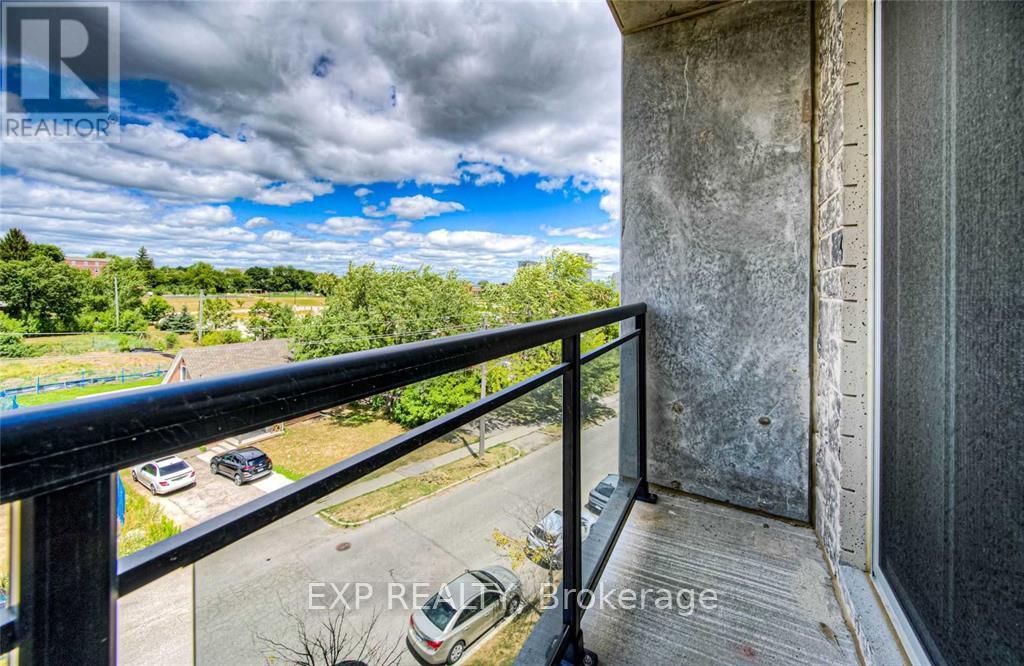 F301 - 275 Larch Street, Waterloo, Ontario  N2J 3R2 - Photo 11 - X12852456