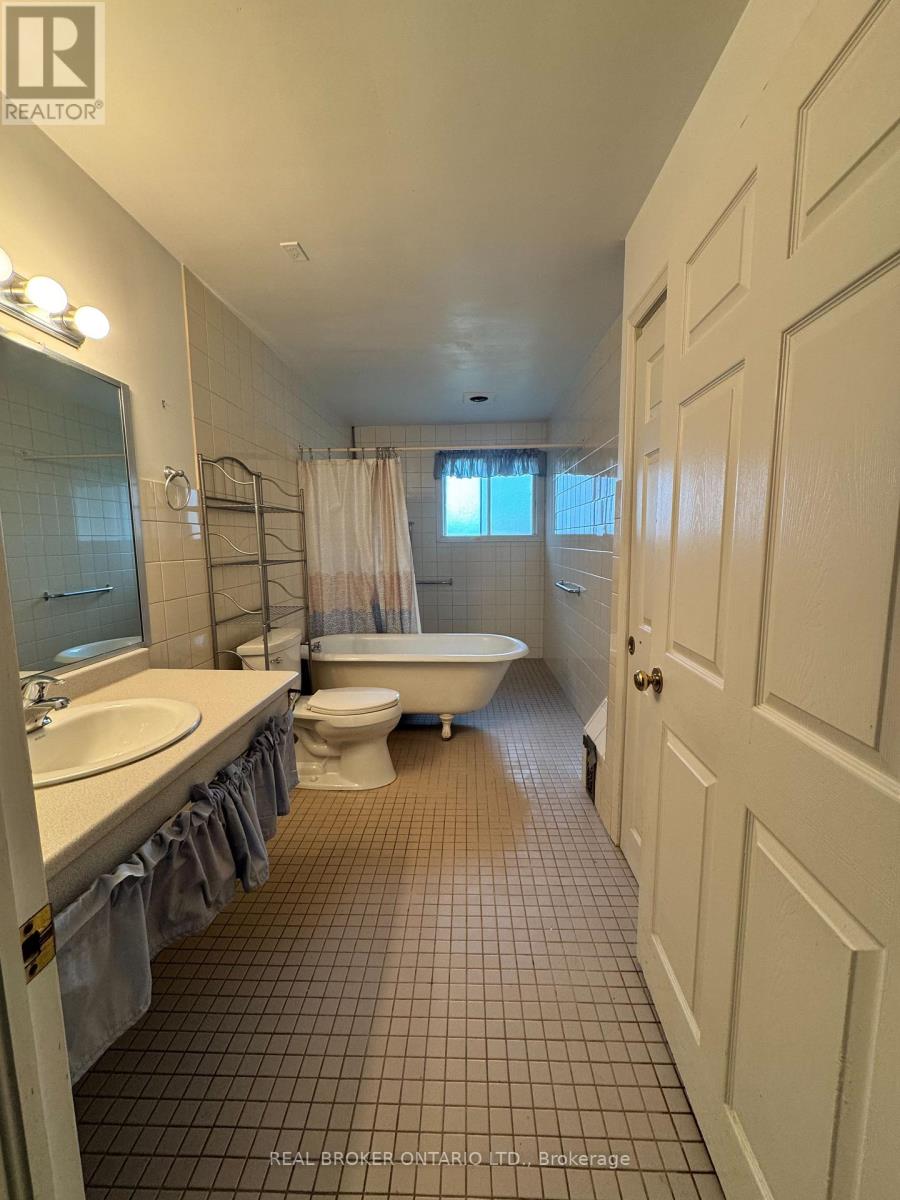 1 - 797 Line 2 Road, Niagara-On-The-Lake (Virgil), Ontario  L0S 1T0 - Photo 34 - X12852458