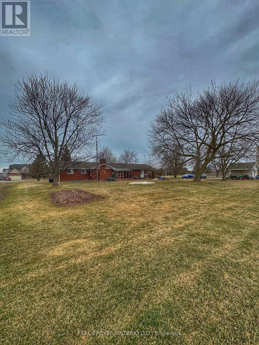 1 - 797 Line 2 Road, Niagara-On-The-Lake (Virgil), Ontario  L0S 1T0 - Photo 4 - X12852458