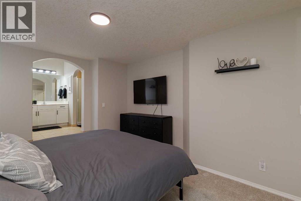 86 Cougarstone Court Sw, Calgary, Alberta  T3H 5R3 - Photo 26 - A2280412
