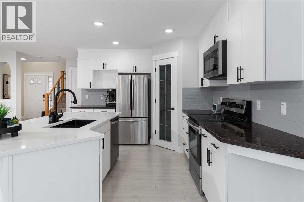 86 Cougarstone Court Sw, Calgary, Alberta  T3H 5R3 - Photo 13 - A2280412