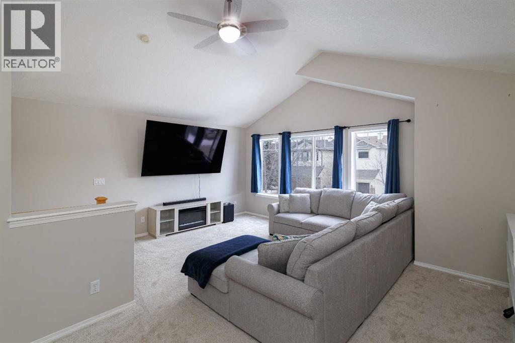 86 Cougarstone Court Sw, Calgary, Alberta  T3H 5R3 - Photo 18 - A2280412