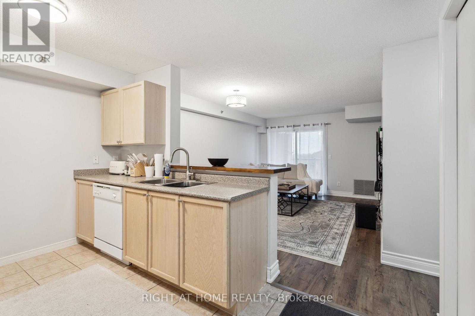 407 - 684 Warden Avenue, Toronto (Clairlea-Birchmount), Ontario  M1L 4W4 - Photo 9 - E12805830