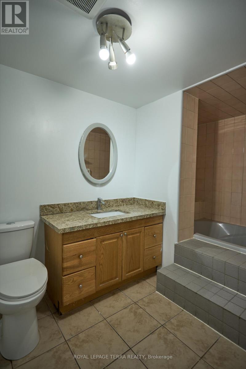 326 Little Avenue, Barrie (Allandale), Ontario  L4N 2Z6 - Photo 29 - S12708220