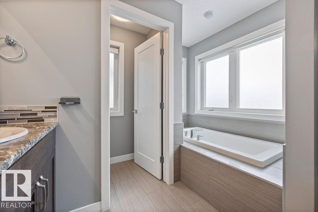 7515 178 Av Nw, Edmonton, Alberta  T5Z 0E2 - Photo 36 - E4476016