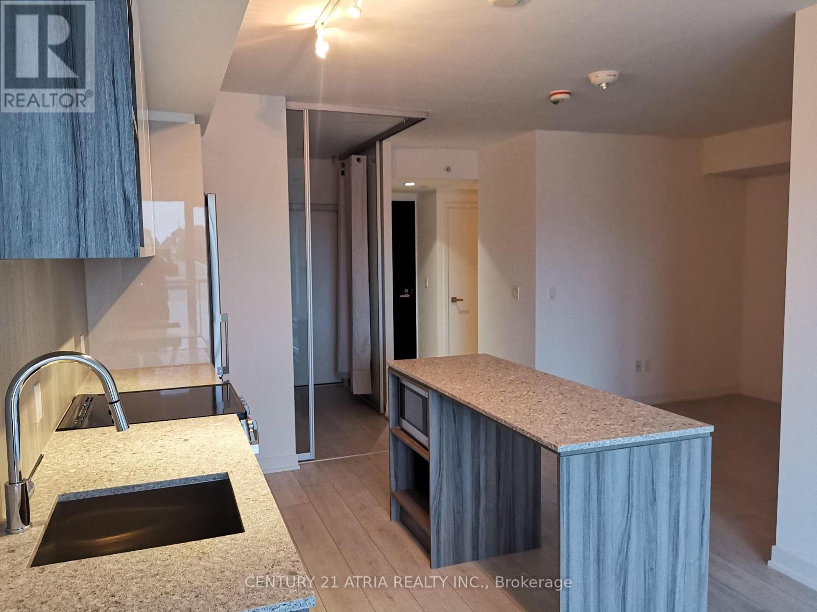 209 - 31 Tippett Road, Toronto (Clanton Park), Ontario  M3H 0C8 - Photo 3 - C12852516