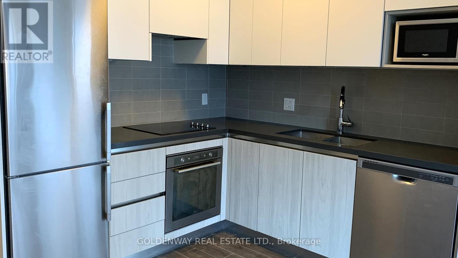 529 - 25 Water Walk Drive, Markham (Unionville), Ontario  L6G 0G3 - Photo 3 - N12852496