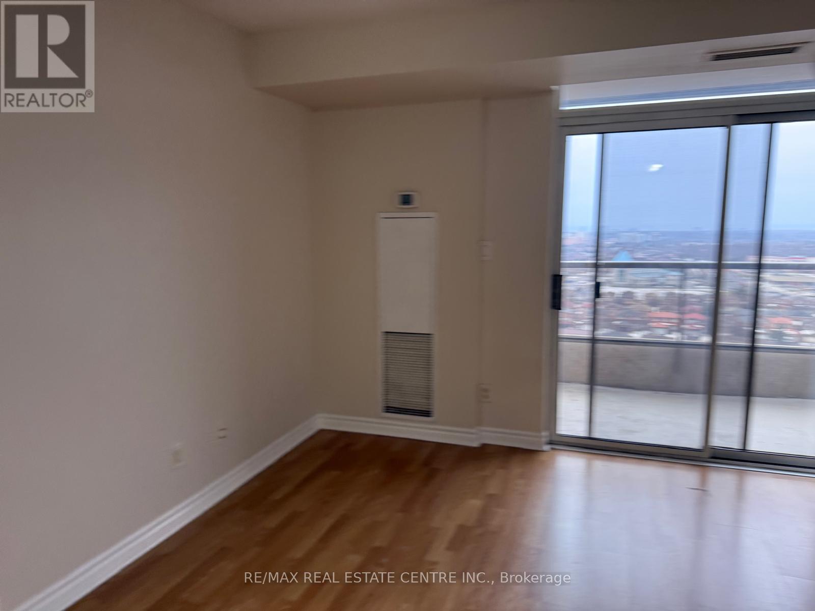 1613 - 3880 Duke Of York Boulevard, Mississauga (City Centre), Ontario  L5B 4M7 - Photo 11 - W12681044