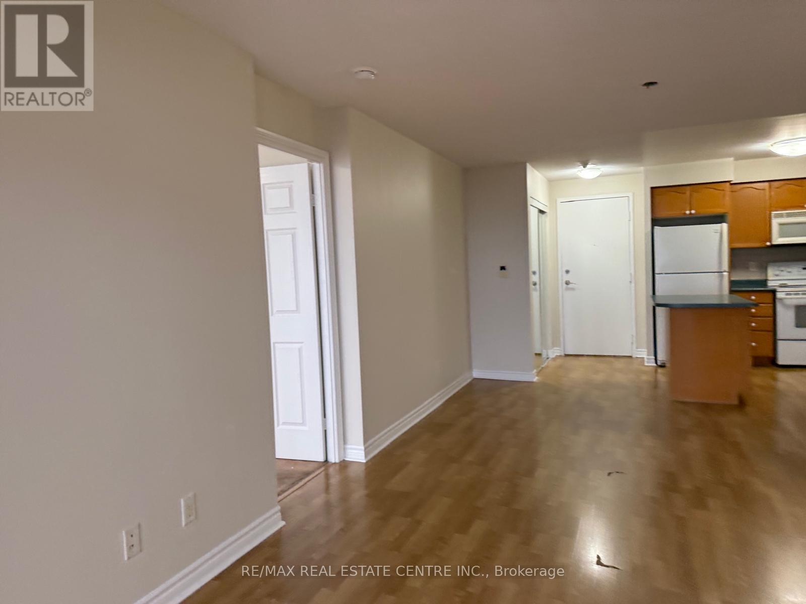 1613 - 3880 Duke Of York Boulevard, Mississauga (City Centre), Ontario  L5B 4M7 - Photo 15 - W12681044