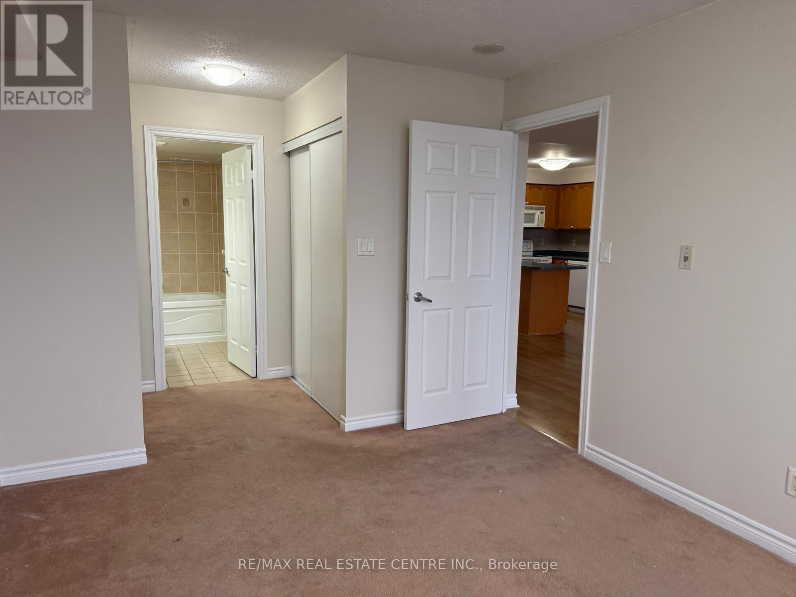 1613 - 3880 Duke Of York Boulevard, Mississauga (City Centre), Ontario  L5B 4M7 - Photo 23 - W12681044