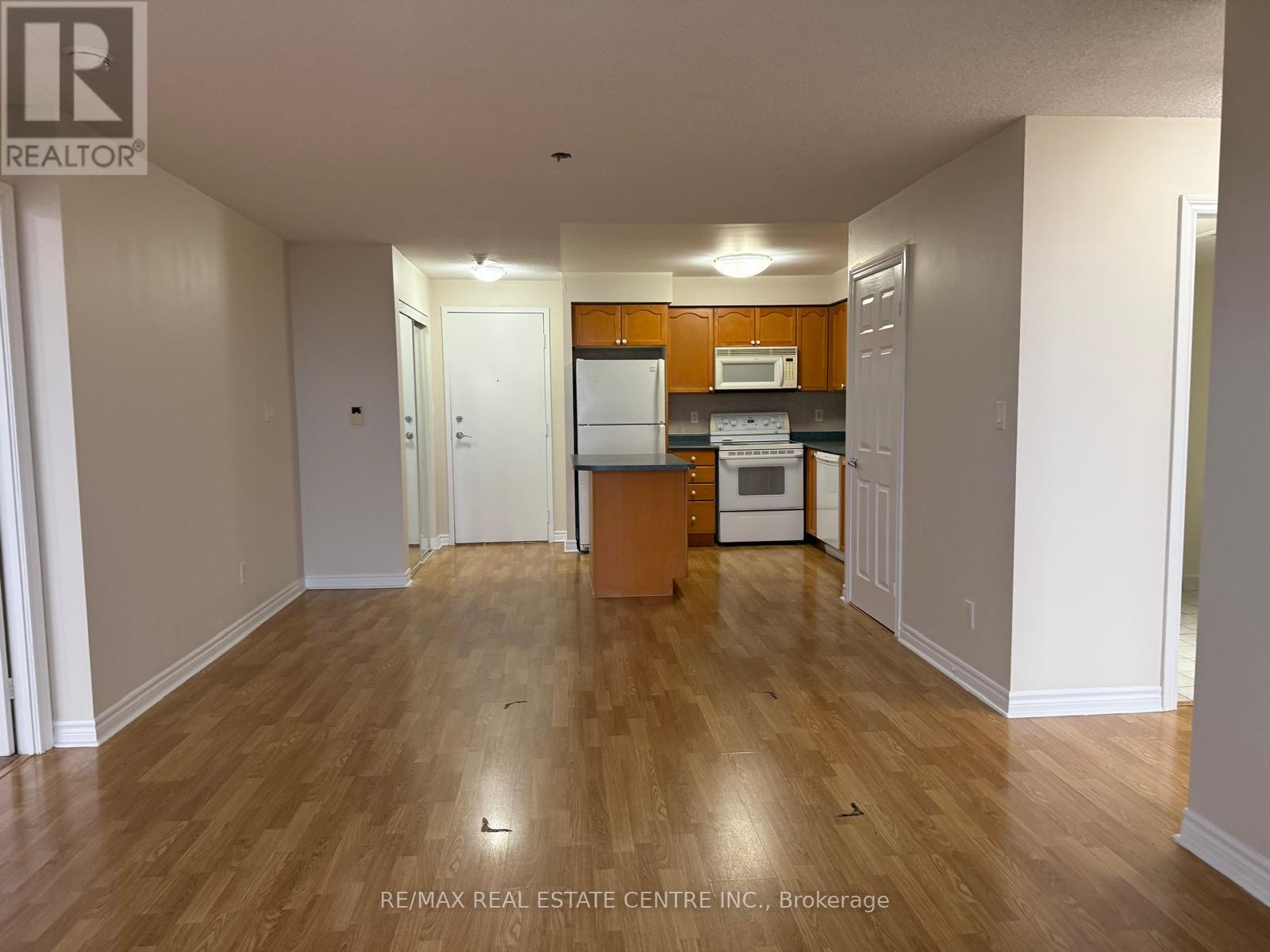 1613 - 3880 Duke Of York Boulevard, Mississauga (City Centre), Ontario  L5B 4M7 - Photo 16 - W12681044