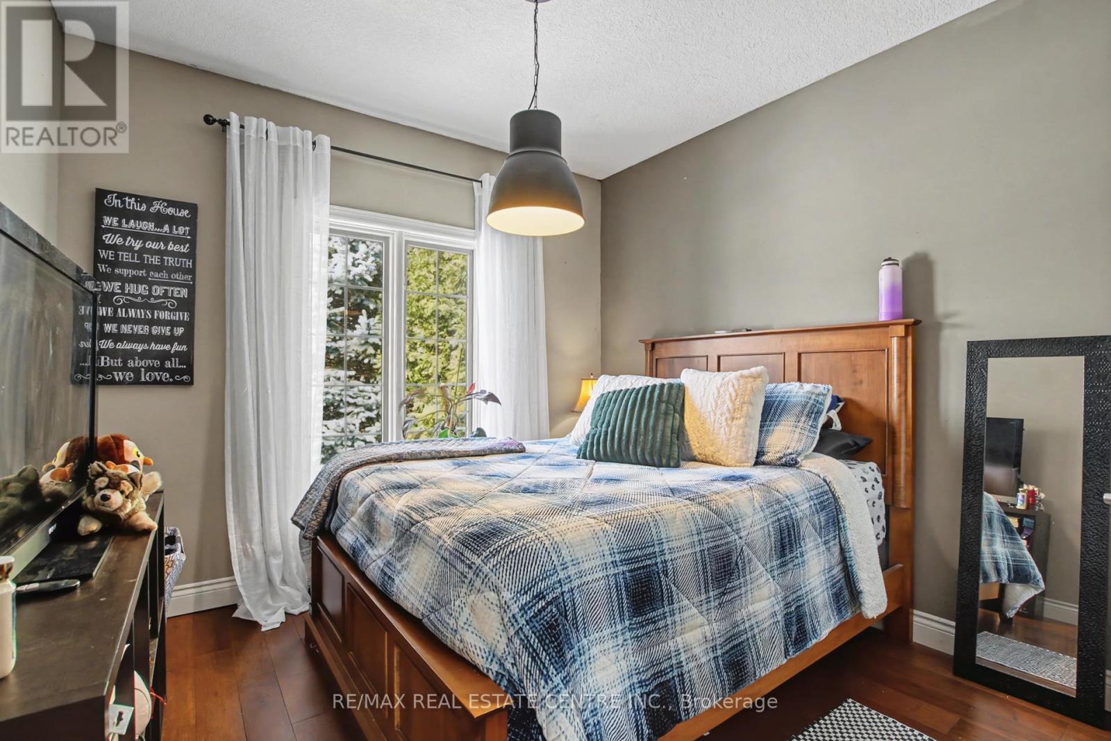 2 Irongate Drive, Brant (Paris), Ontario  N3L 4G4 - Photo 12 - X12830452