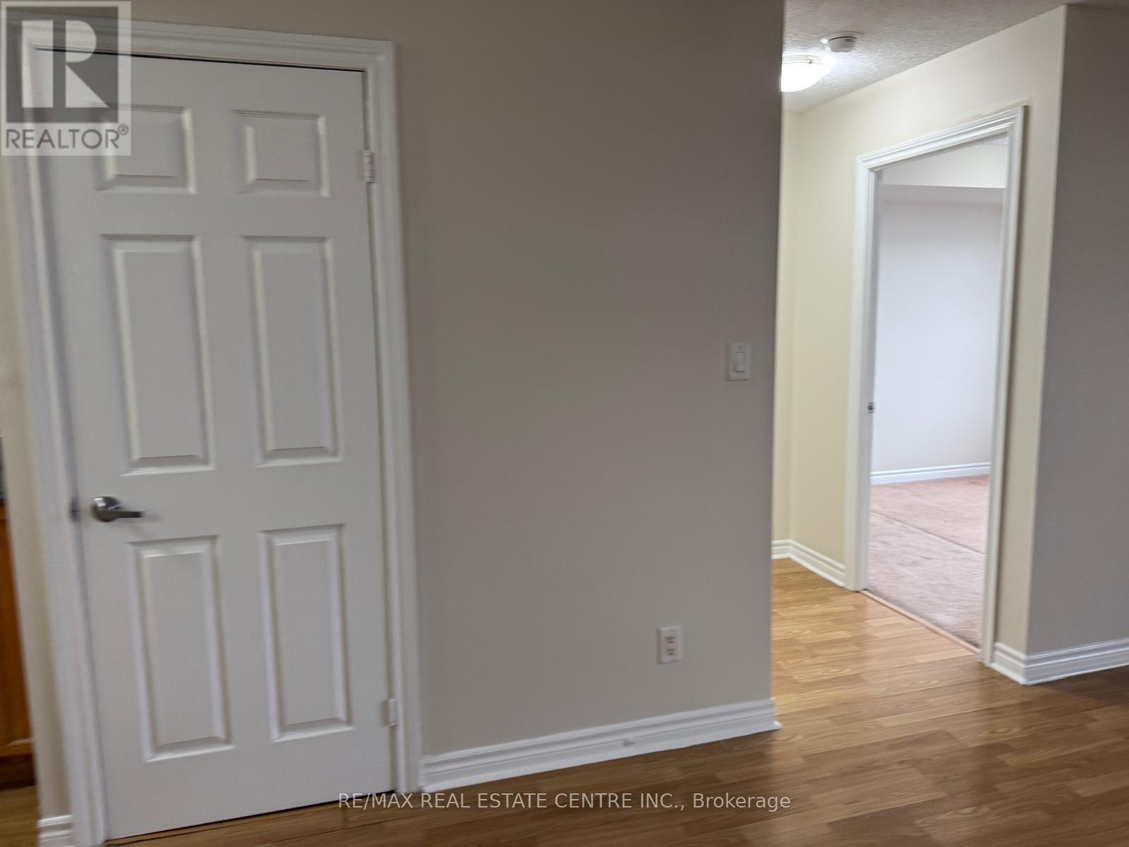 1613 - 3880 Duke Of York Boulevard, Mississauga (City Centre), Ontario  L5B 4M7 - Photo 9 - W12681044