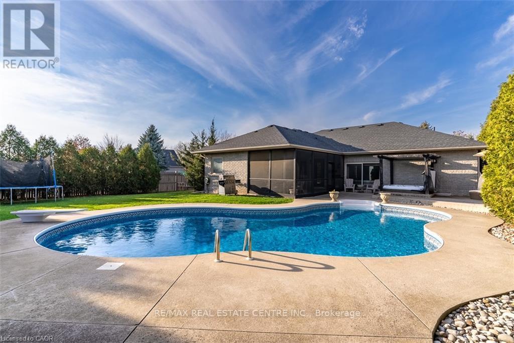 2 Irongate Drive, Brant (Paris), Ontario  N3L 4G4 - Photo 37 - X12830452