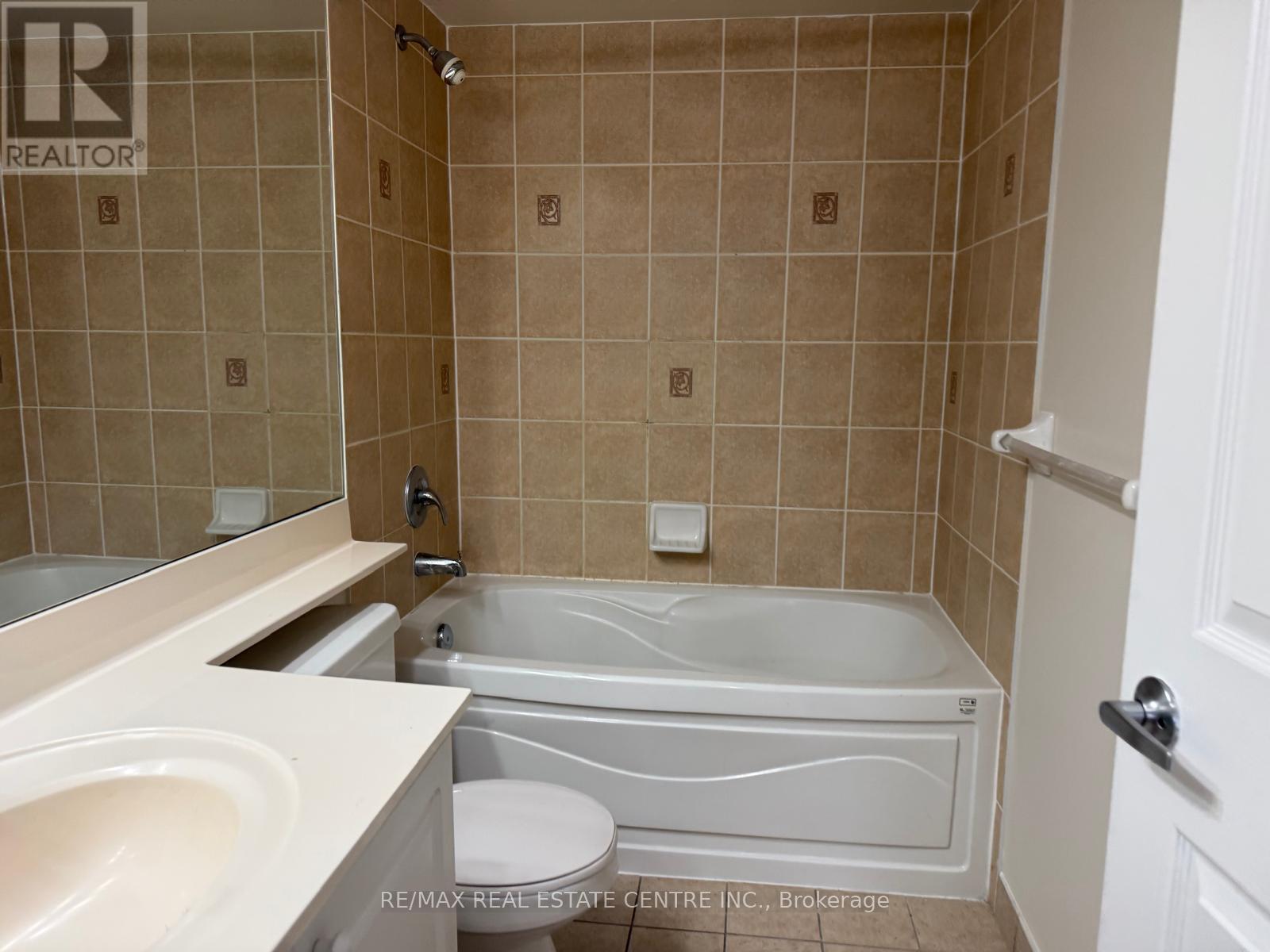 1613 - 3880 Duke Of York Boulevard, Mississauga (City Centre), Ontario  L5B 4M7 - Photo 28 - W12681044