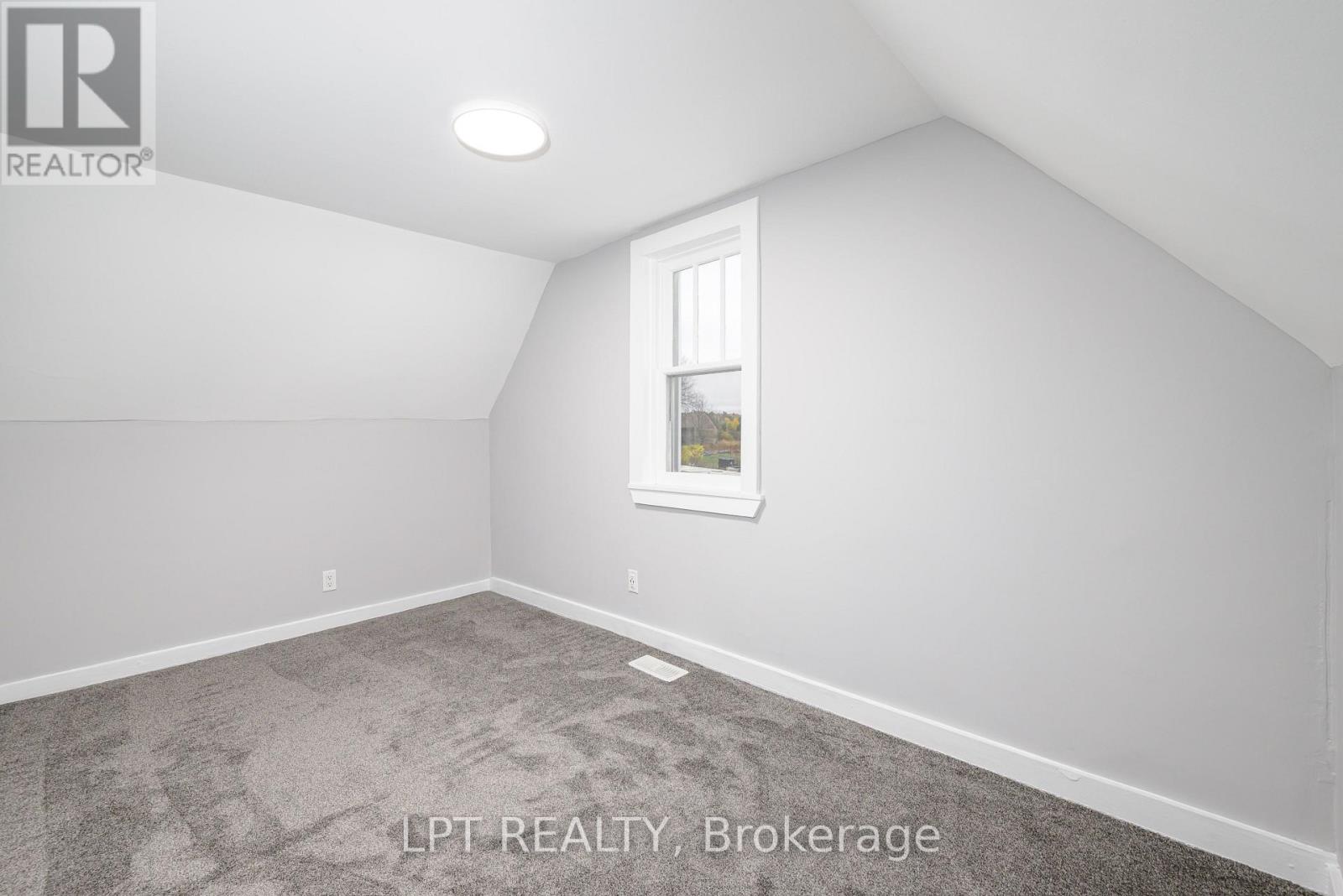 46 Young Street, Hastings Highlands, Ontario  K0L 2S0 - Photo 26 - X12852504