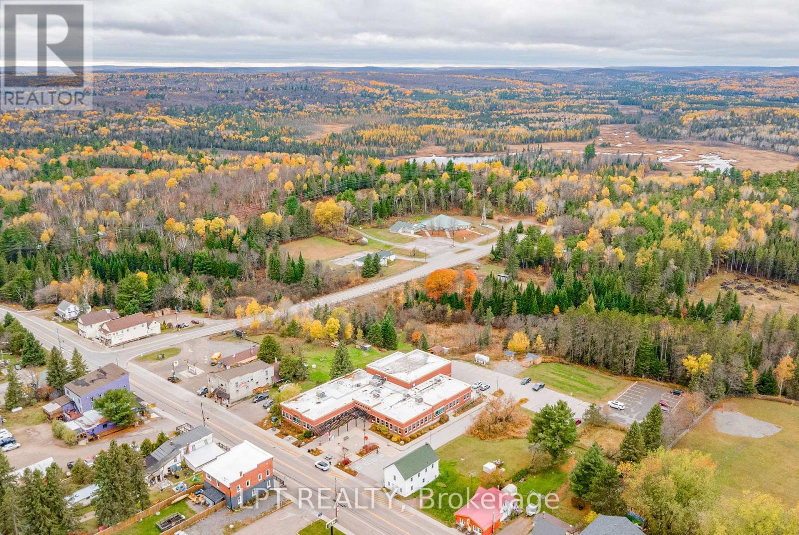 46 Young Street, Hastings Highlands, Ontario  K0L 2S0 - Photo 38 - X12852504