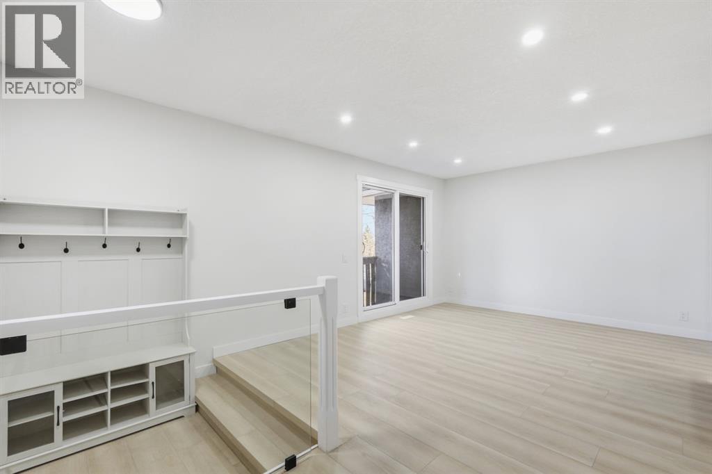 8426 Berkley Road Nw, Calgary, Alberta  T3K 1B4 - Photo 8 - A2283794