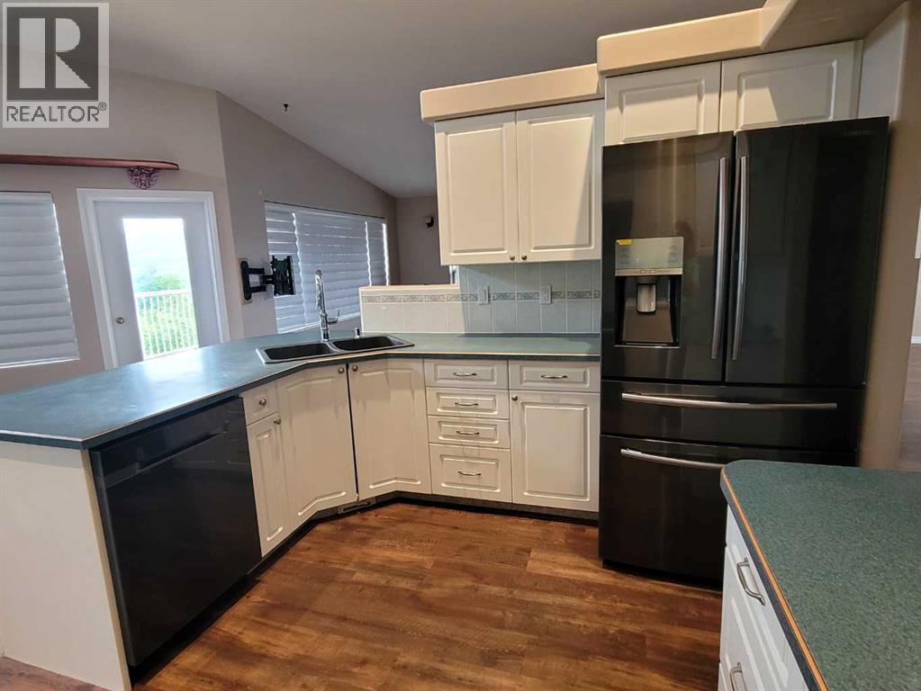 10606 90 Street, Peace River, Alberta  T8S 1P1 - Photo 9 - A2231034