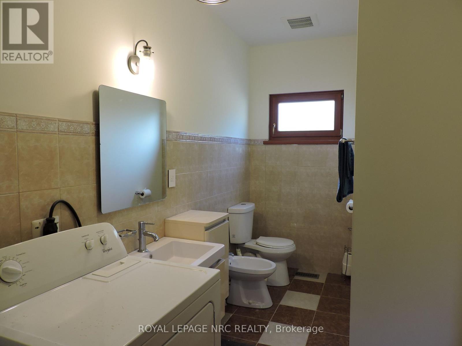 340 Oxford Avenue, Fort Erie (Crystal Beach), Ontario  L0S 1B0 - Photo 12 - X12852528