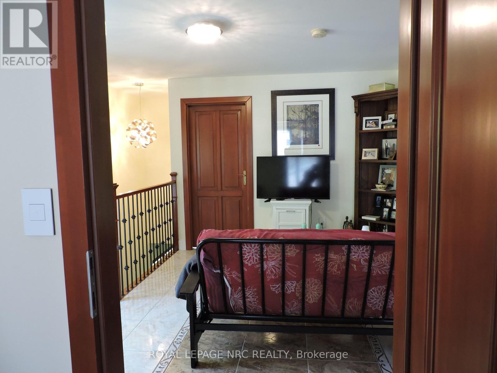 340 Oxford Avenue, Fort Erie (Crystal Beach), Ontario  L0S 1B0 - Photo 15 - X12852528