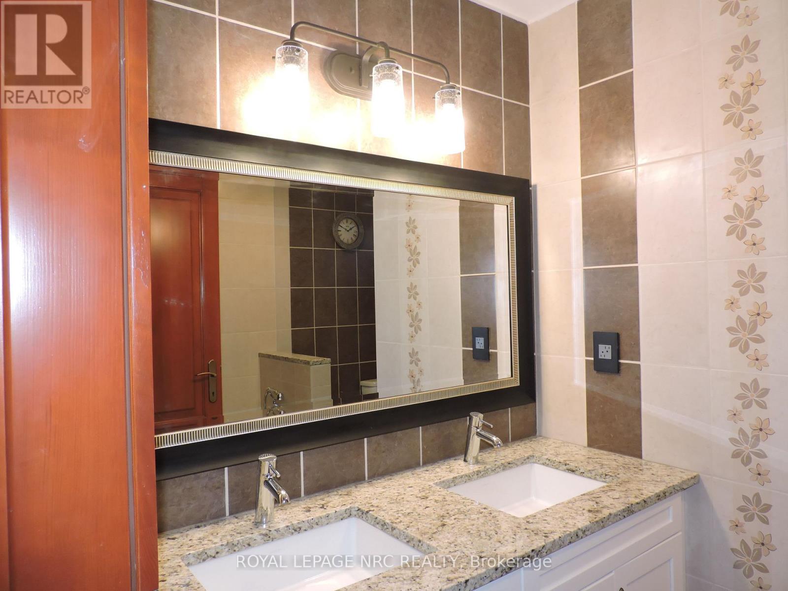 340 Oxford Avenue, Fort Erie (Crystal Beach), Ontario  L0S 1B0 - Photo 19 - X12852528