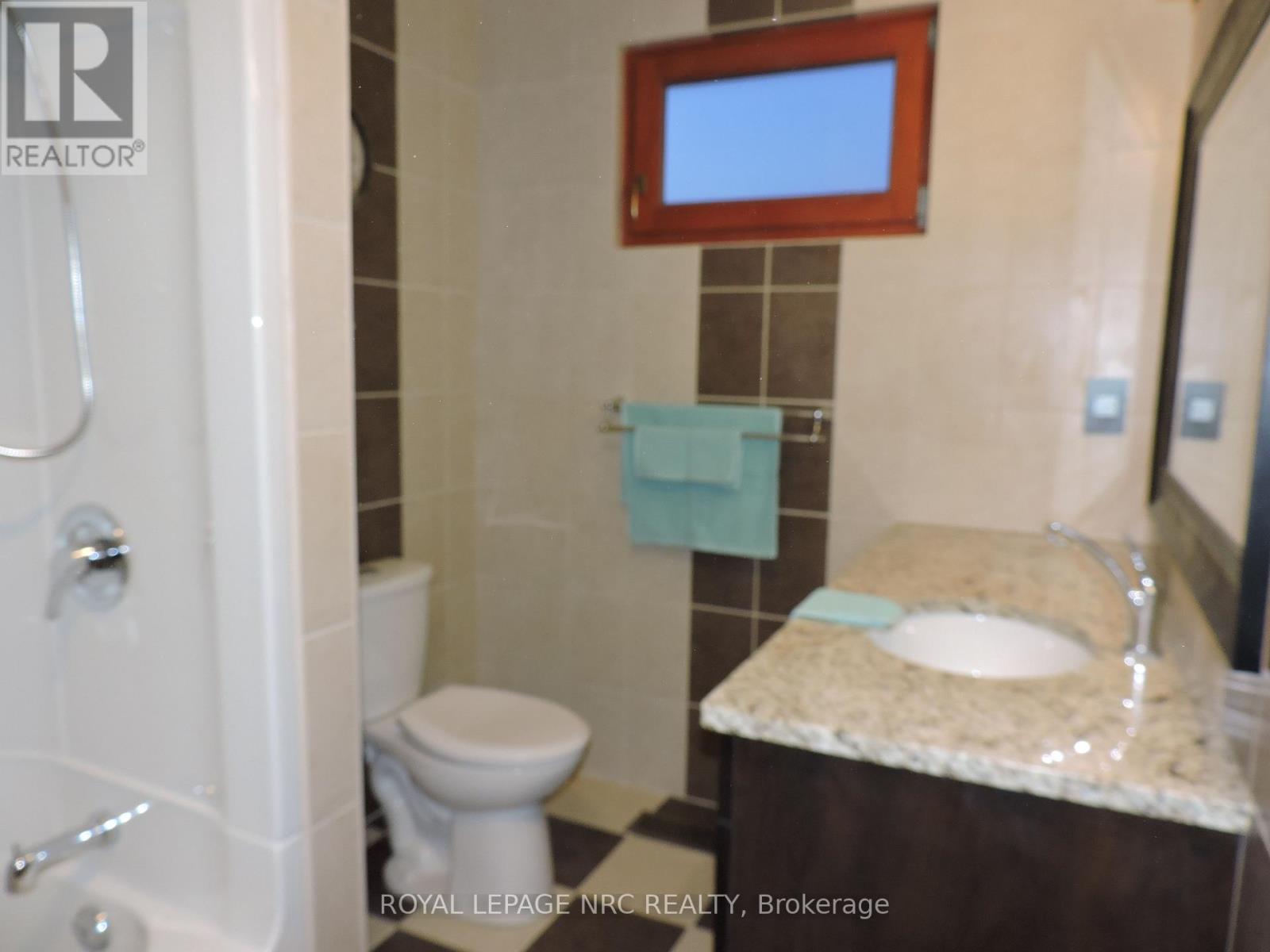 340 Oxford Avenue, Fort Erie (Crystal Beach), Ontario  L0S 1B0 - Photo 22 - X12852528