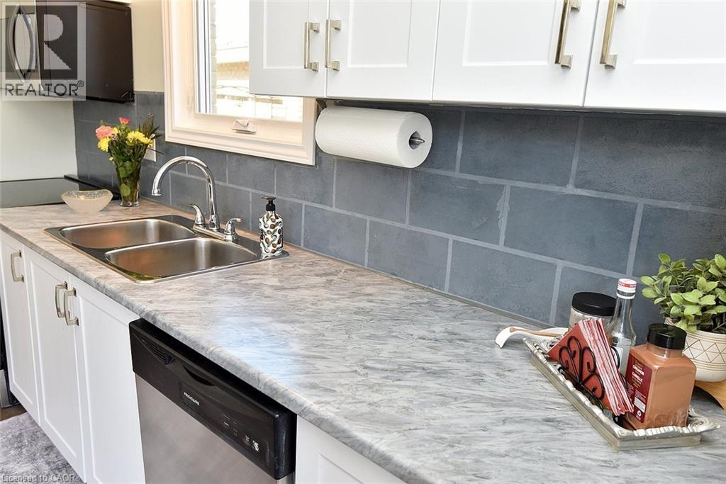 2414 Coventry Way, Burlington, Ontario  L7P 4M4 - Photo 15 - 40810000