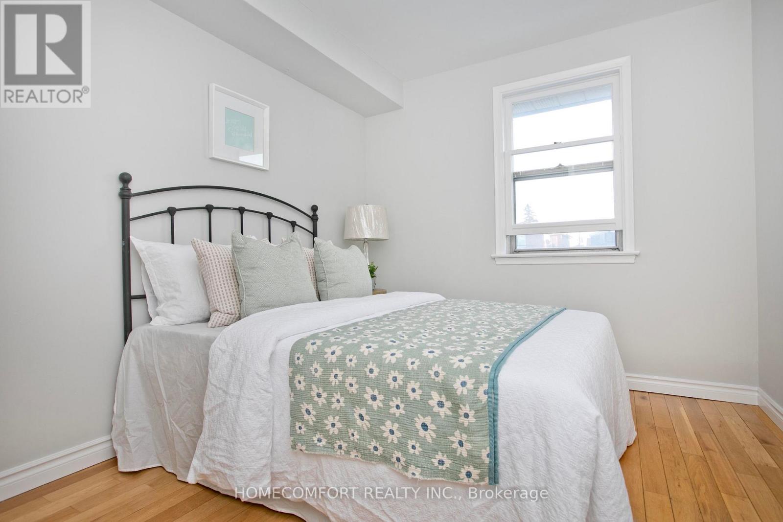 55 Lanark Avenue, Toronto (Oakwood Village), Ontario  M6C 2B5 - Photo 15 - C12852522