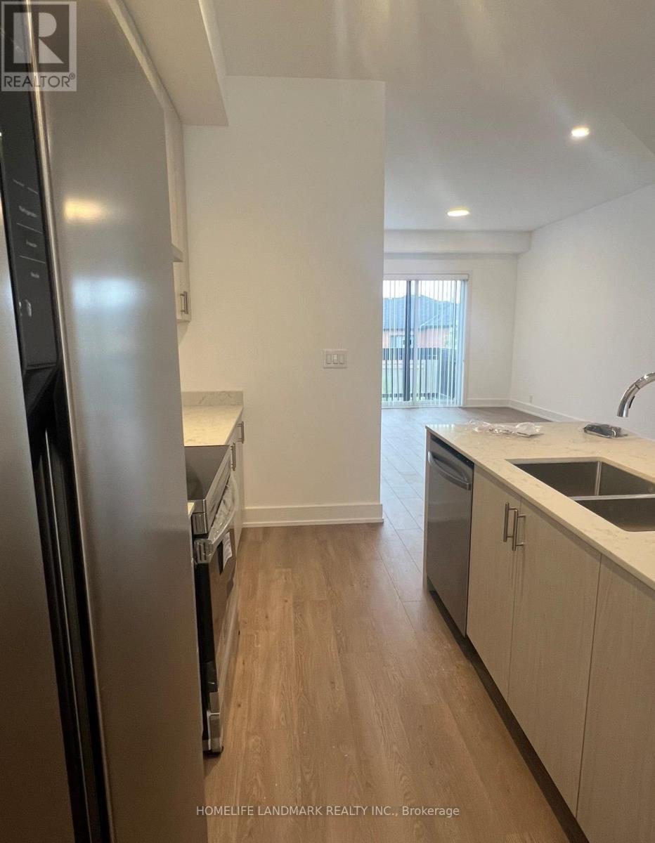 2 Chestnut Court, Aurora, Ontario  L4G 4A4 - Photo 3 - N12852524