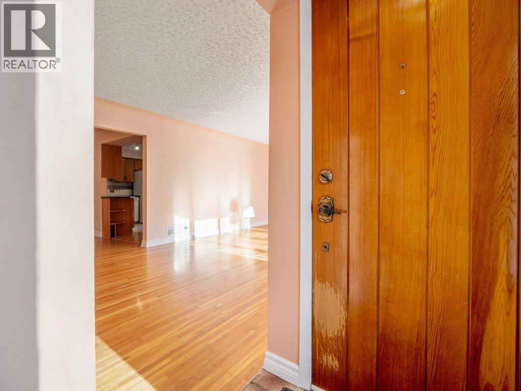 2123 10 Avenue S, Lethbridge, Alberta  T1K 0C3 - Photo 3 - A2280892