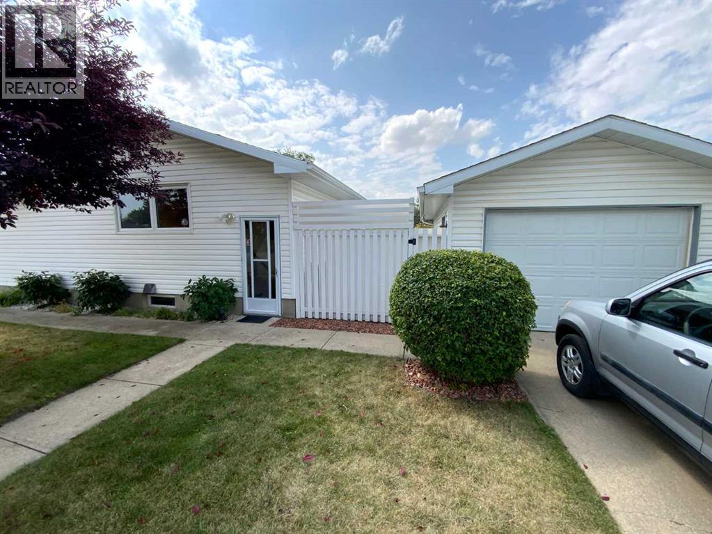 5104 40 Street, Innisfail, Alberta  T4G 1H8 - Photo 2 - A2290106