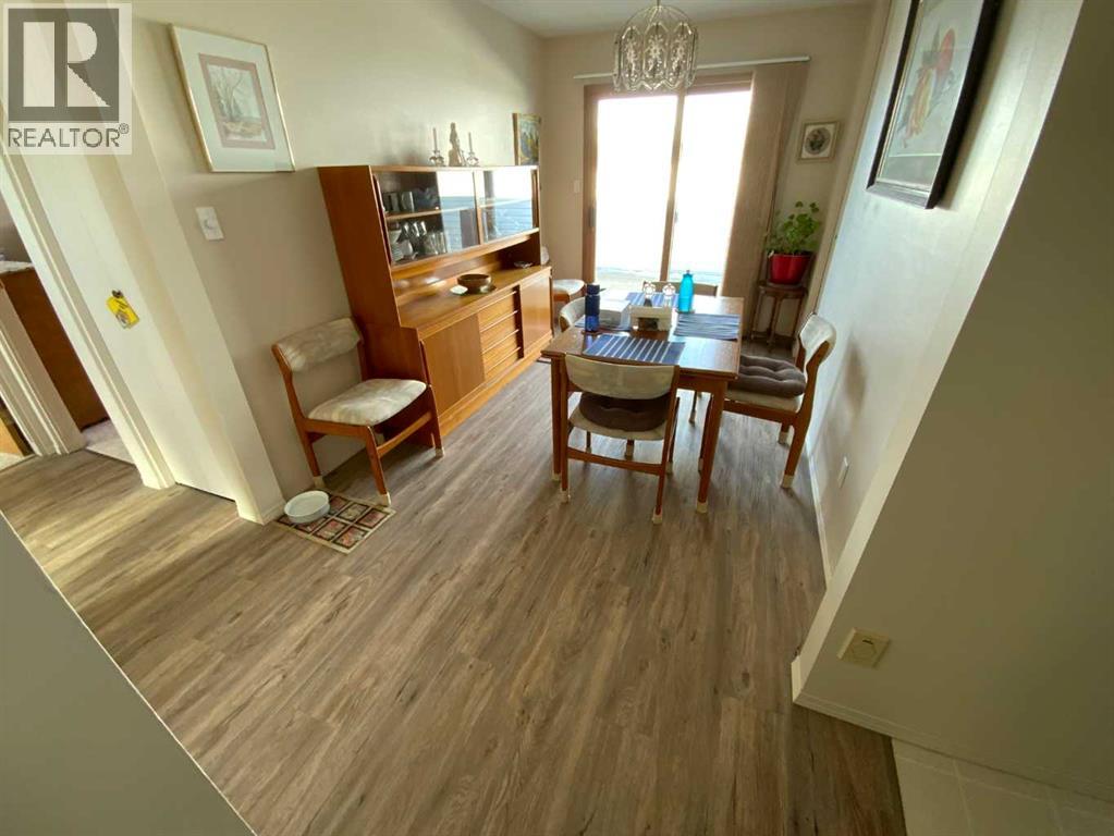 5104 40 Street, Innisfail, Alberta  T4G 1H8 - Photo 6 - A2290106