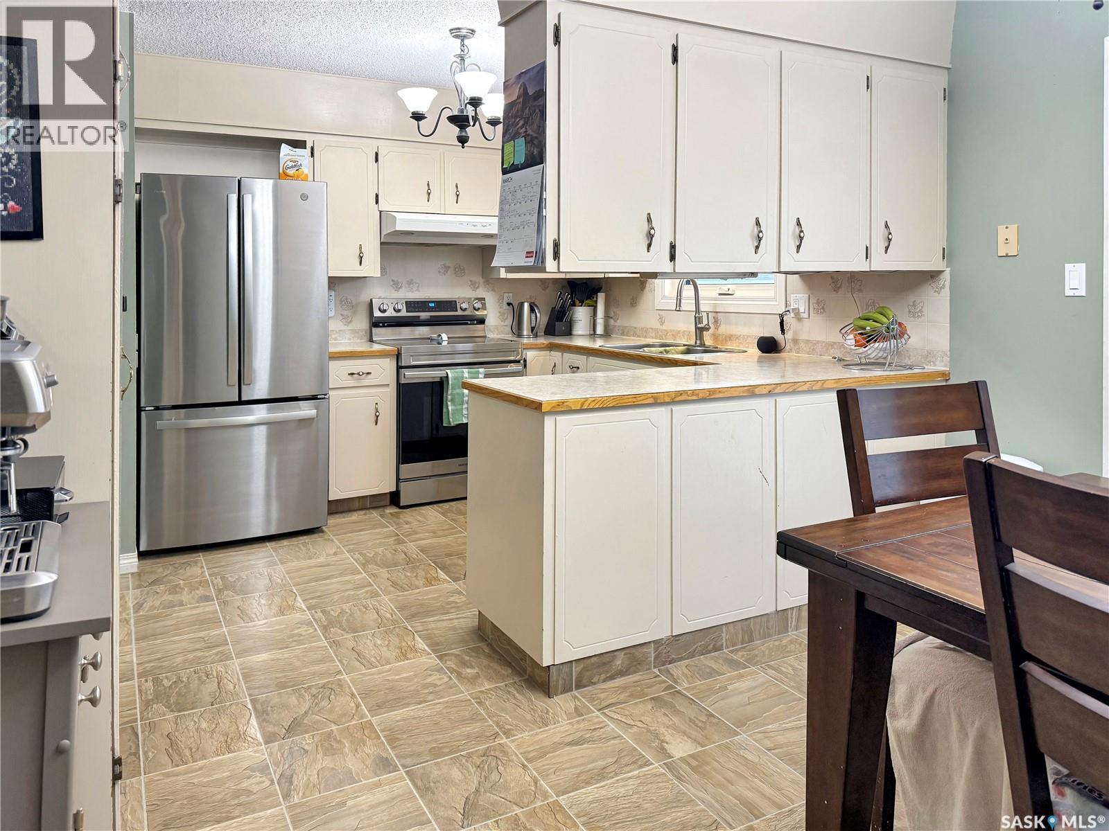 434 Colonel Otter Drive, Swift Current, Saskatchewan  S9H 4P6 - Photo 5 - SK029342