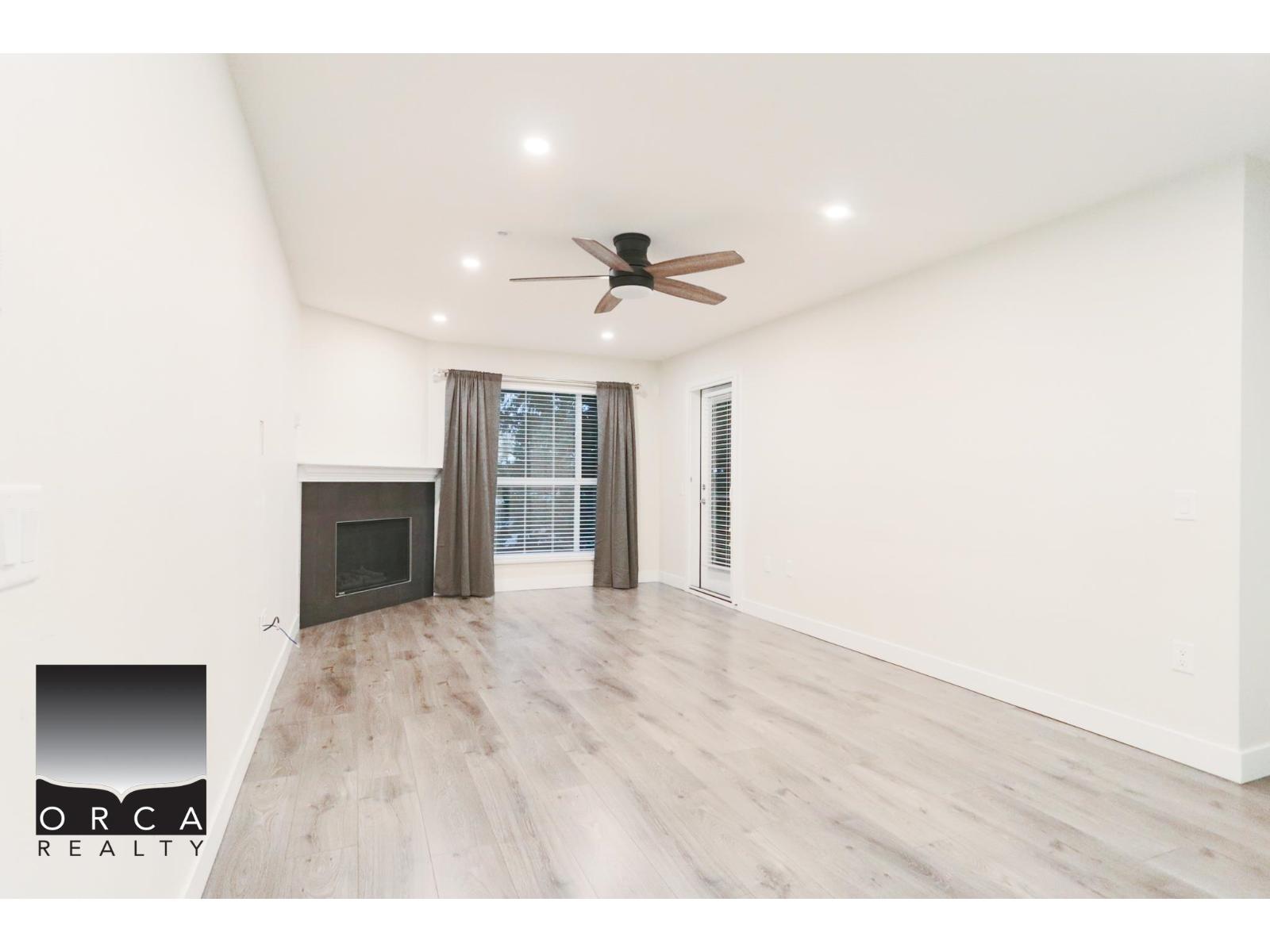 410 15895 84 Avenue, Surrey, British Columbia  V4N 0W7 - Photo 2 - R3096895