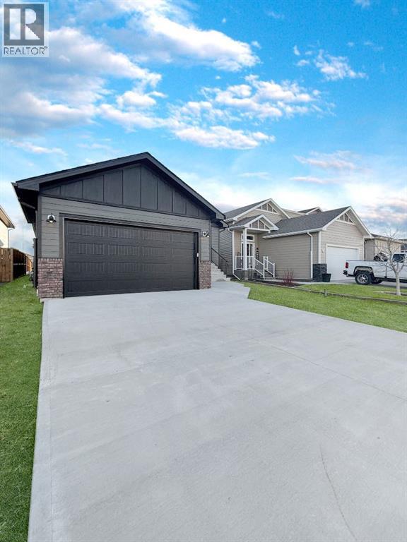 320 Greenwood Place, Coalhurst, Alberta  T0L 0V2 - Photo 2 - A2285573