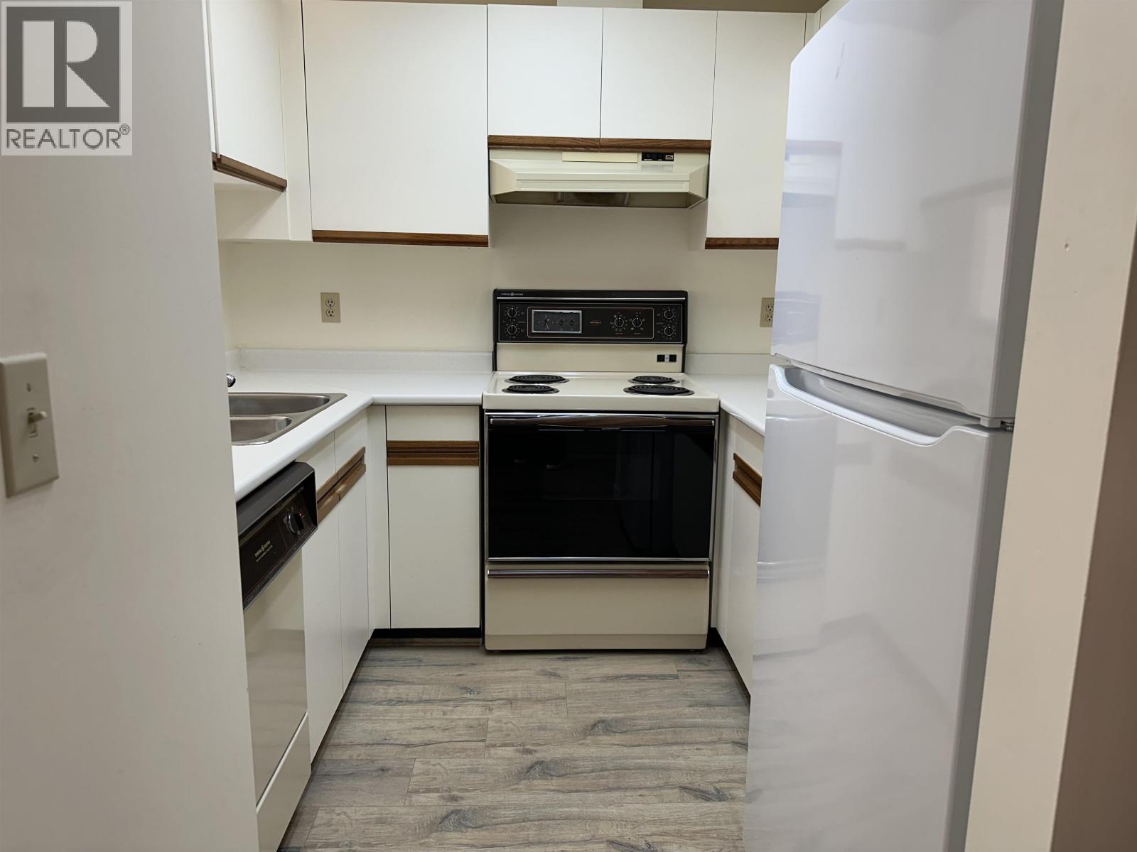 310 7580 Minoru Boulevard, Richmond, British Columbia  V6Y 1Z5 - Photo 14 - R3096497