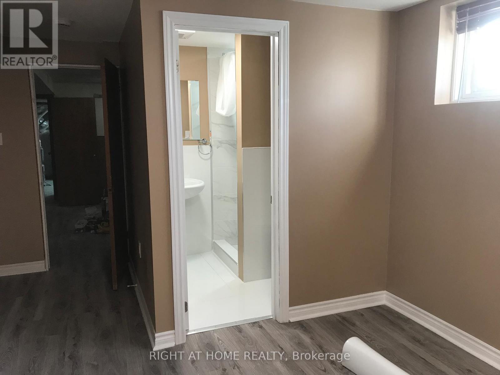 Basement - 35 Beckett (Baseement) Avenue, Toronto (Rustic), Ontario  M6L 2B3 - Photo 8 - W12764598