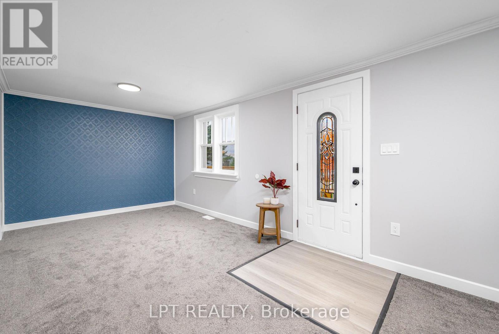 46 Young Street, Hastings Highlands, Ontario  K0L 2S0 - Photo 3 - X12852504