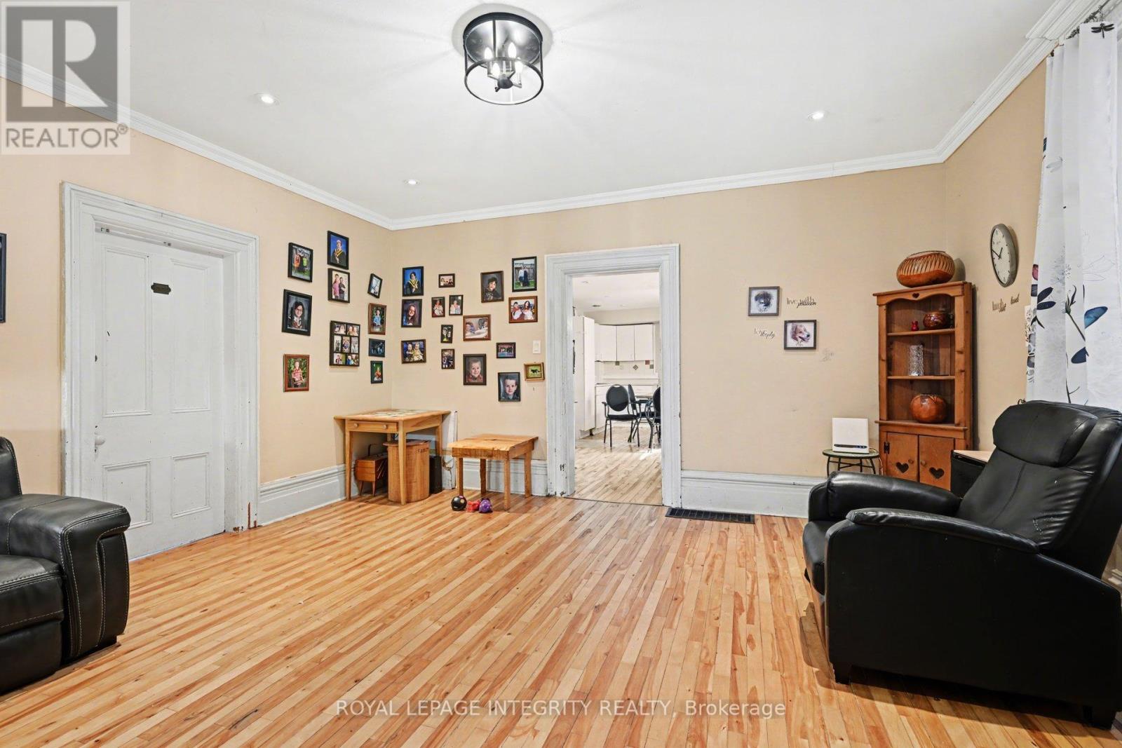 15 Daniel Street N, Arnprior, Ontario  K7S 2K4 - Photo 10 - X12852570