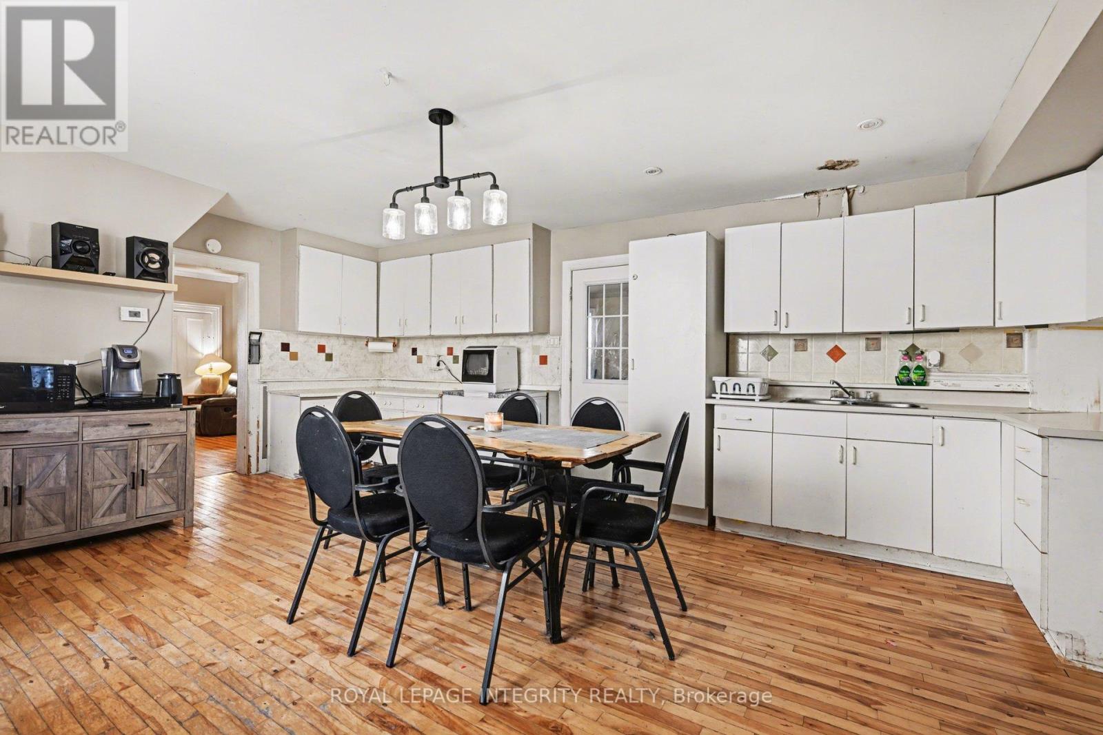 15 Daniel Street N, Arnprior, Ontario  K7S 2K4 - Photo 14 - X12852570