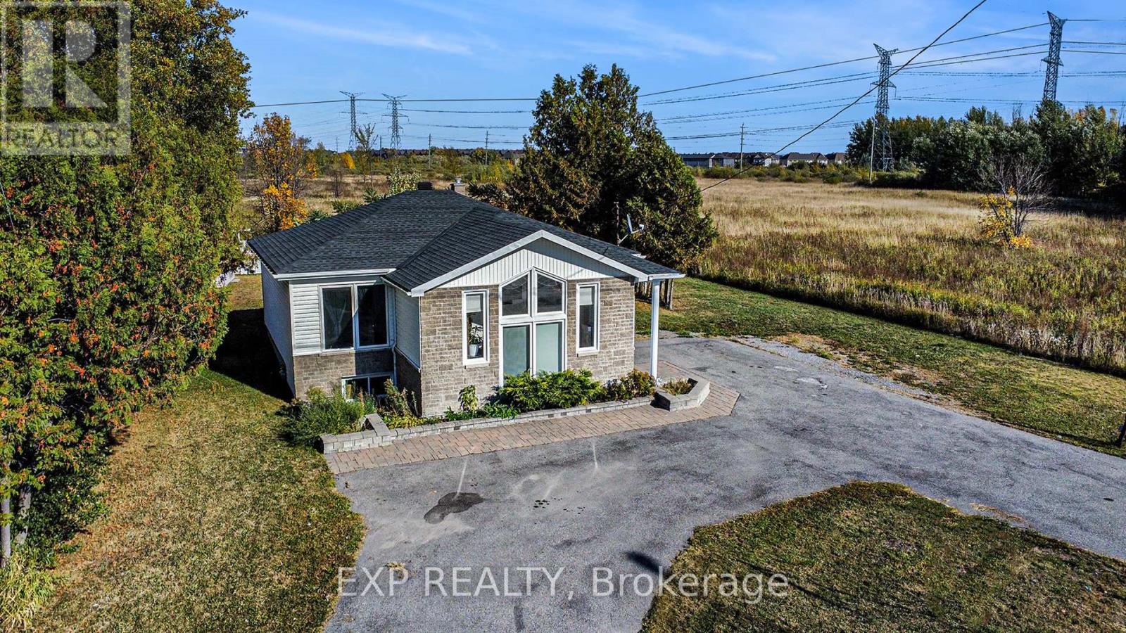 2147 Mer Bleue Road, Ottawa, Ontario  K4A 3T9 - Photo 2 - X12852574