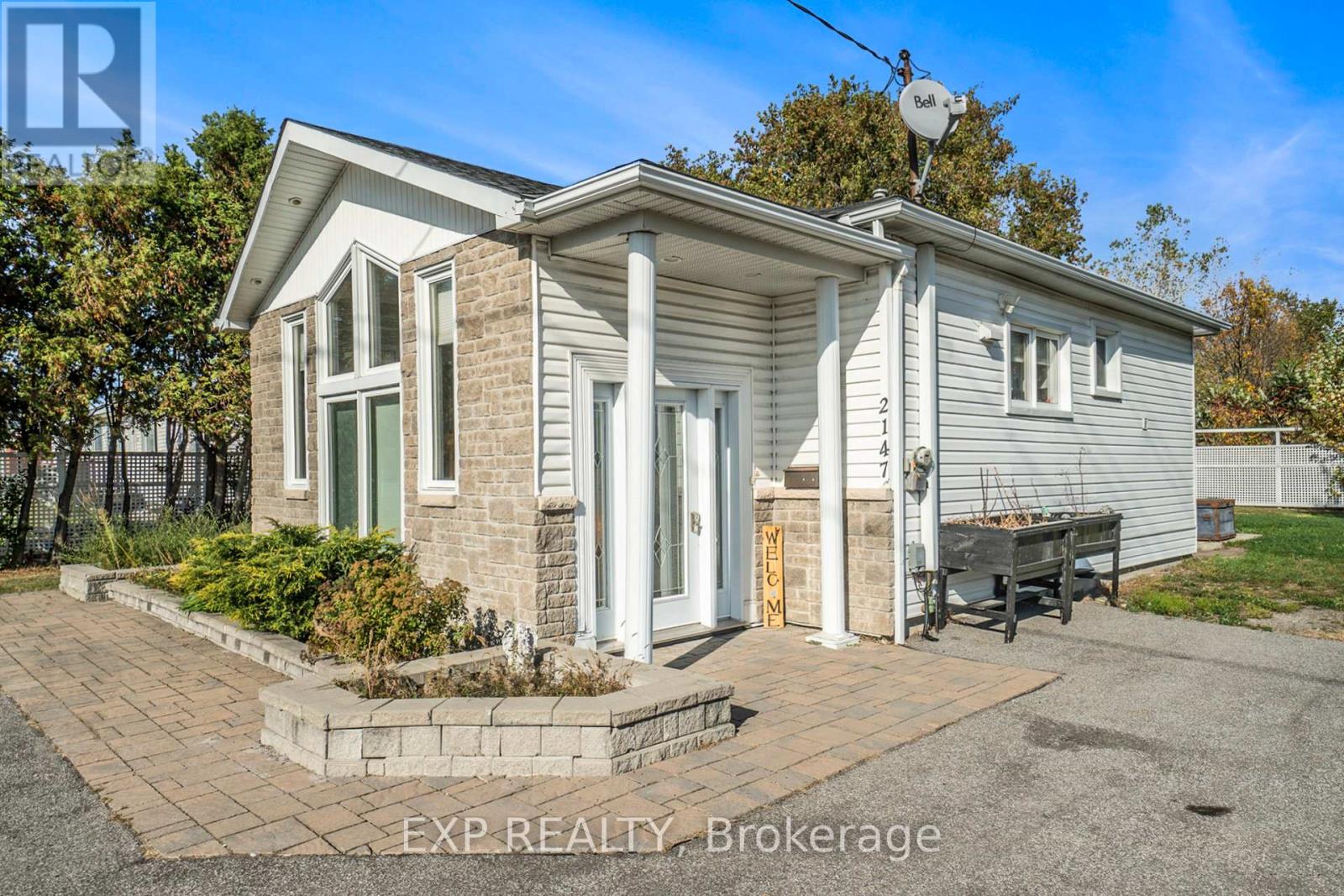 2147 Mer Bleue Road, Ottawa, Ontario  K4A 3T9 - Photo 4 - X12852574