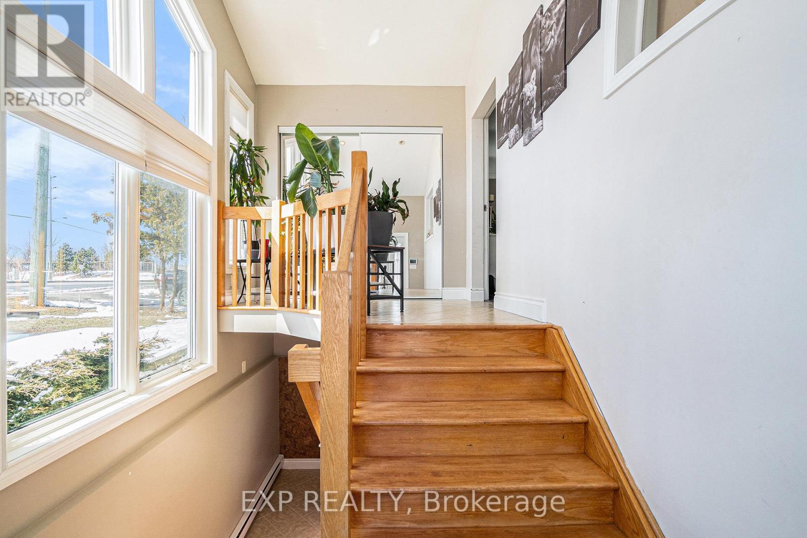 2147 Mer Bleue Road, Ottawa, Ontario  K4A 3T9 - Photo 5 - X12852574