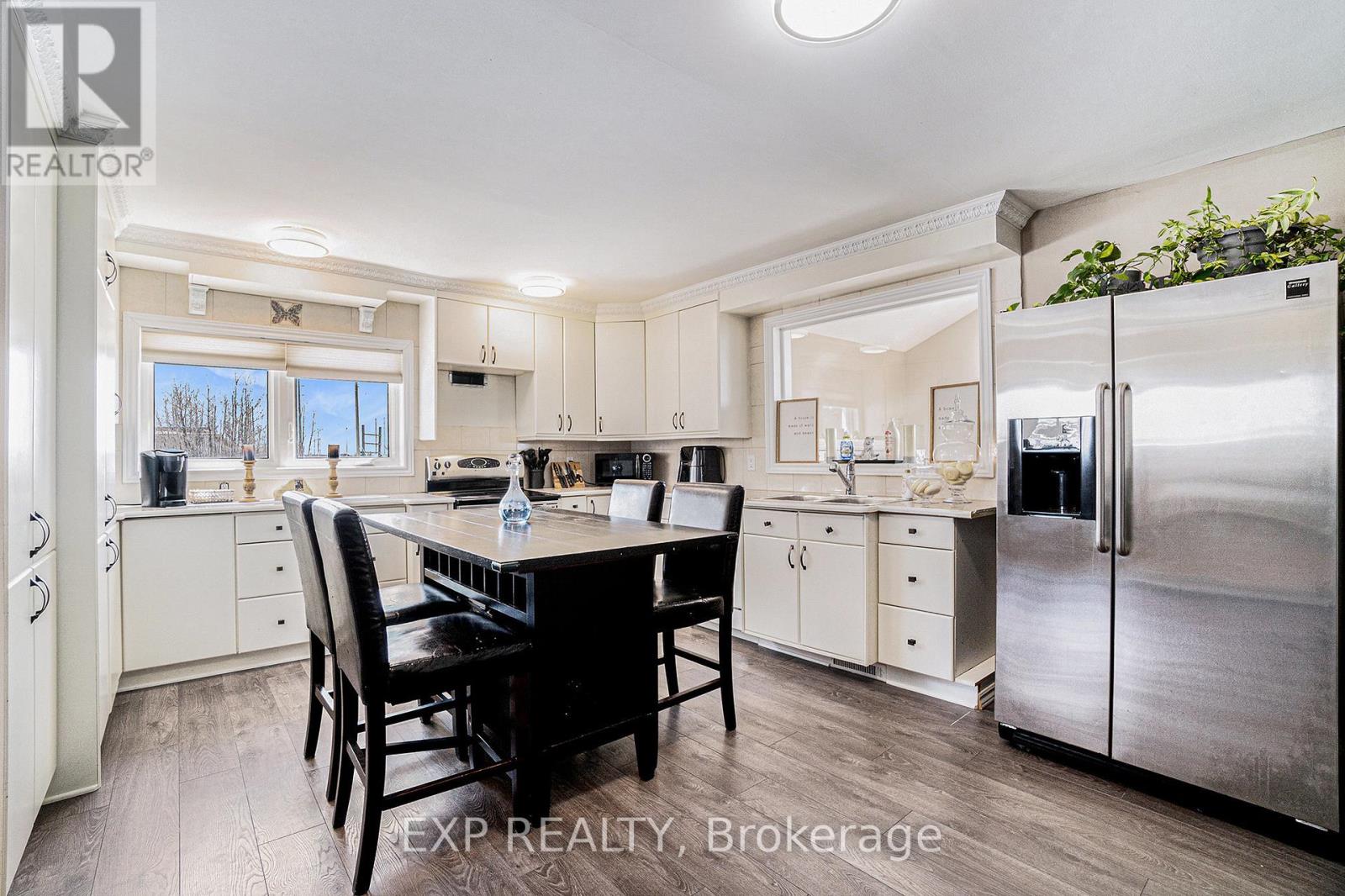 2147 Mer Bleue Road, Ottawa, Ontario  K4A 3T9 - Photo 8 - X12852574