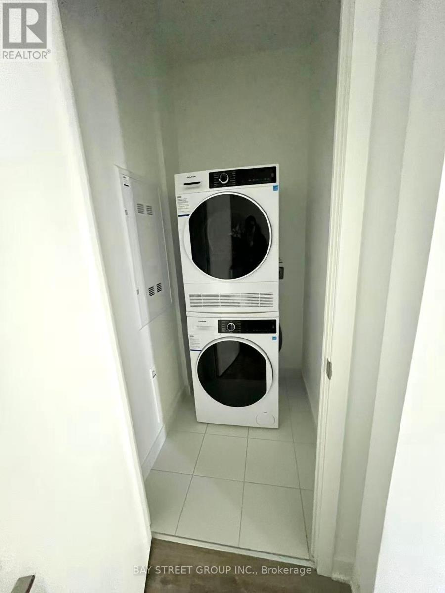 1211 - 180 Front Street E, Toronto (Moss Park), Ontario  M5A 0K9 - Photo 12 - C12781608