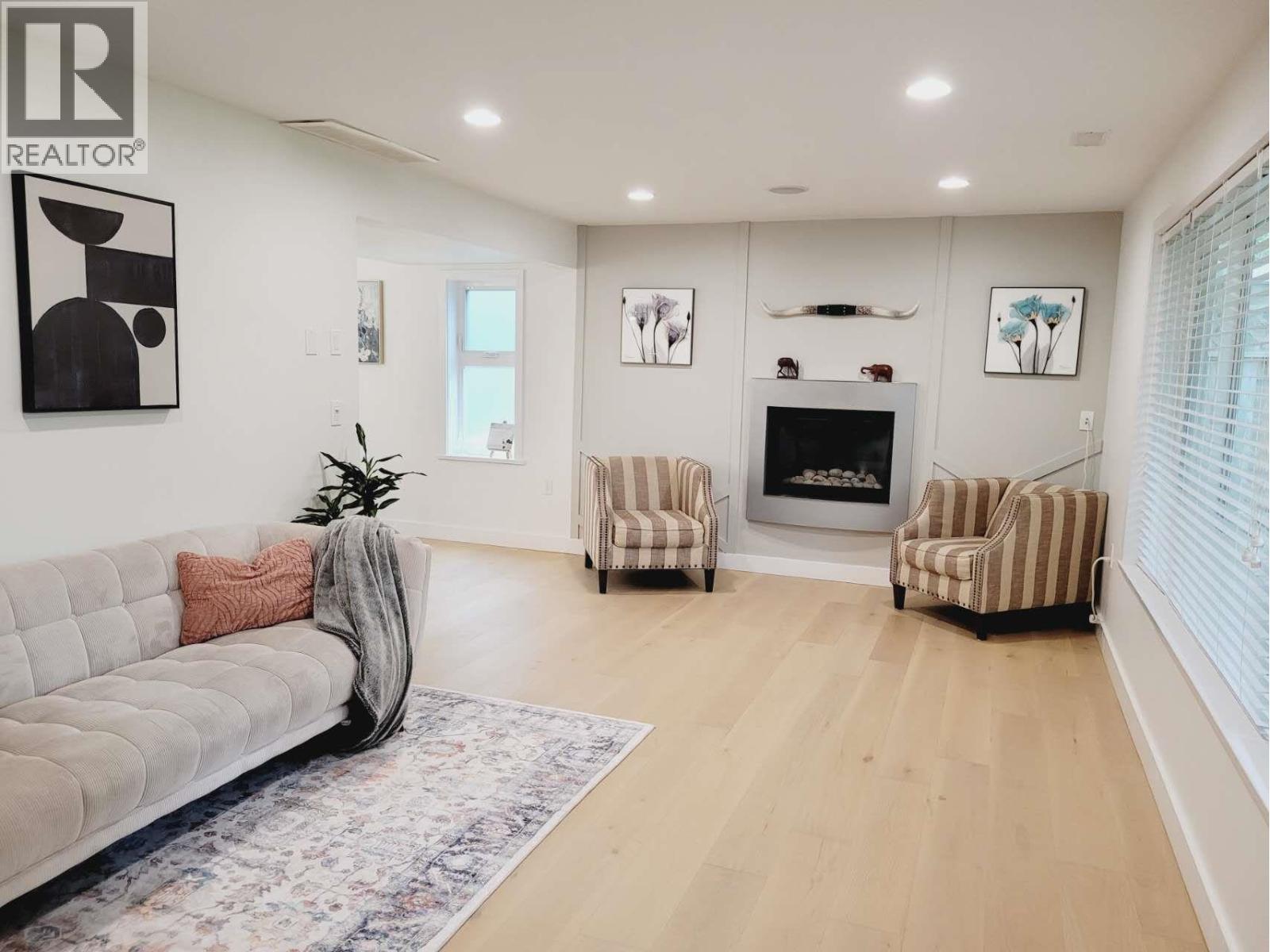 971 51a Street, Delta, British Columbia  V4M 2X9 - Photo 4 - R3091347