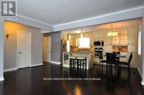 344 Moore Park Avenue, Toronto (Newtonbrook West), Ontario  M2R 2R6 - Photo 2 - C12852586