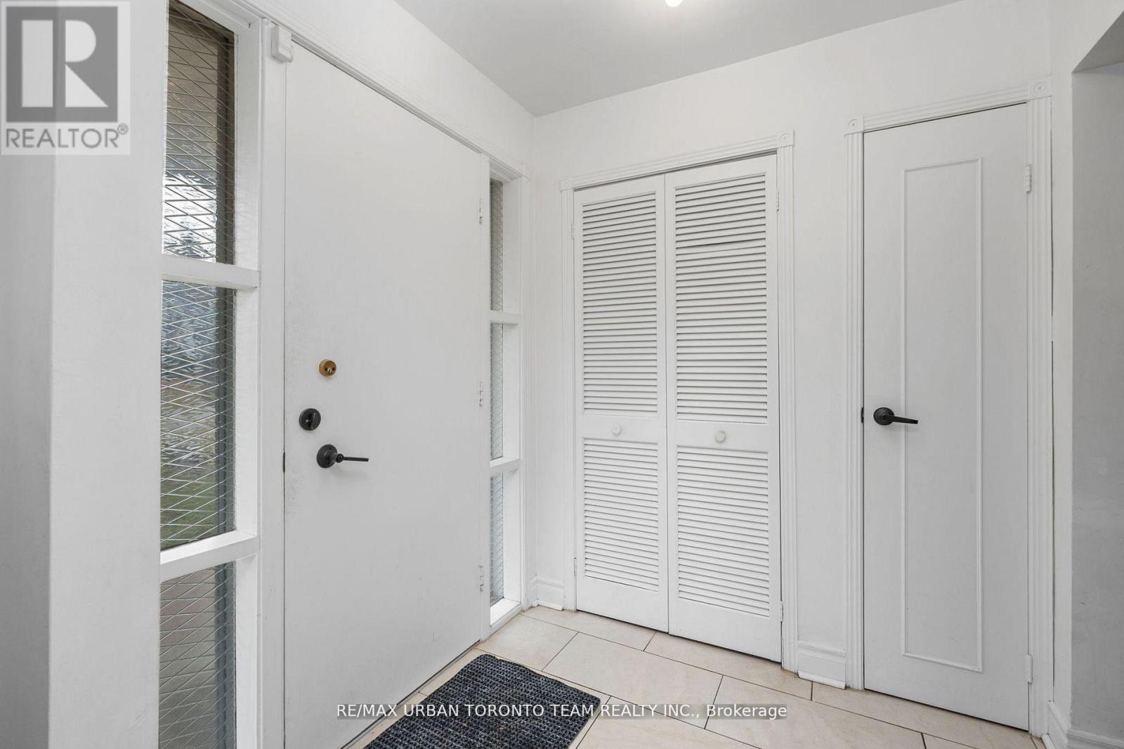 12 Wardencourt Drive, Toronto (Tam O'shanter-Sullivan), Ontario  M1T 2H3 - Photo 3 - E12852566