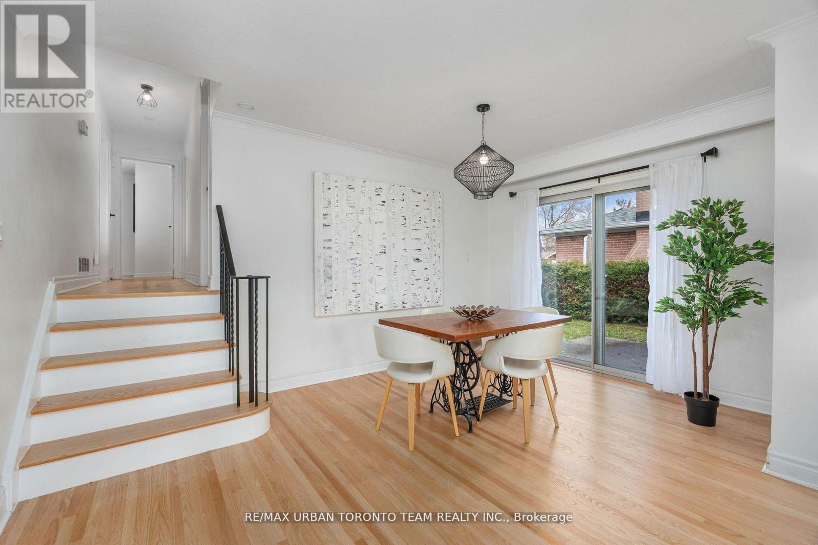 12 Wardencourt Drive, Toronto (Tam O'shanter-Sullivan), Ontario  M1T 2H3 - Photo 6 - E12852566